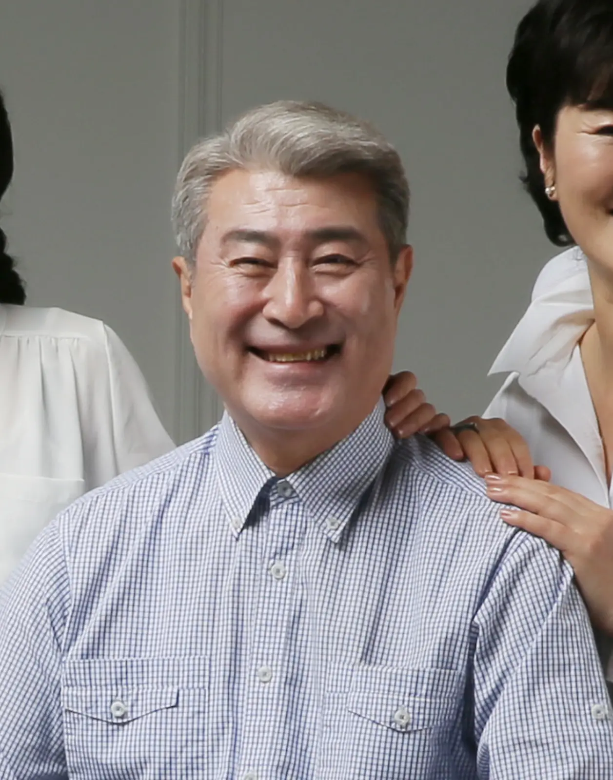 가족사진에서 선택한 인물